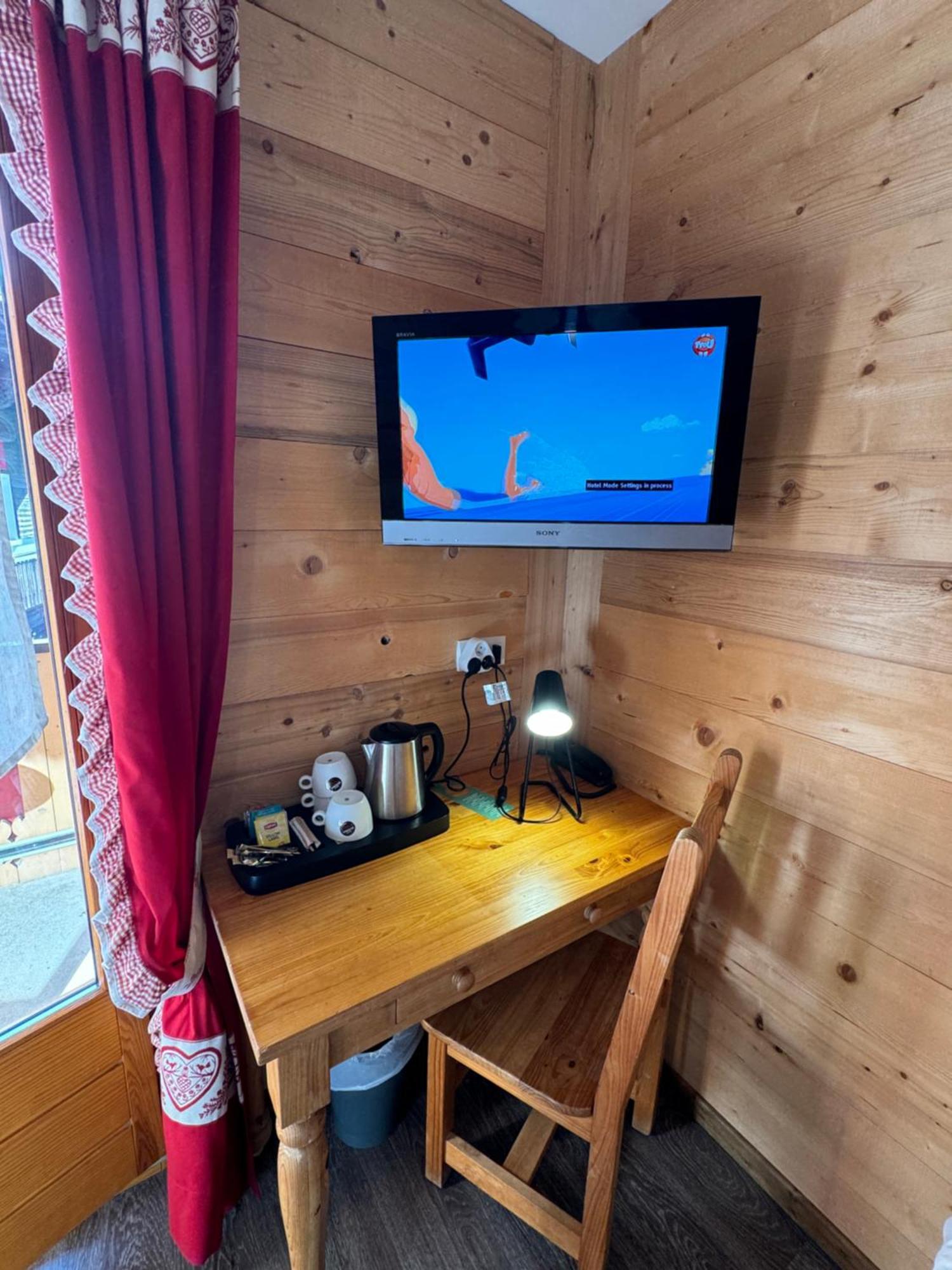 Le Schuss Hotel Châtel Eksteriør billede