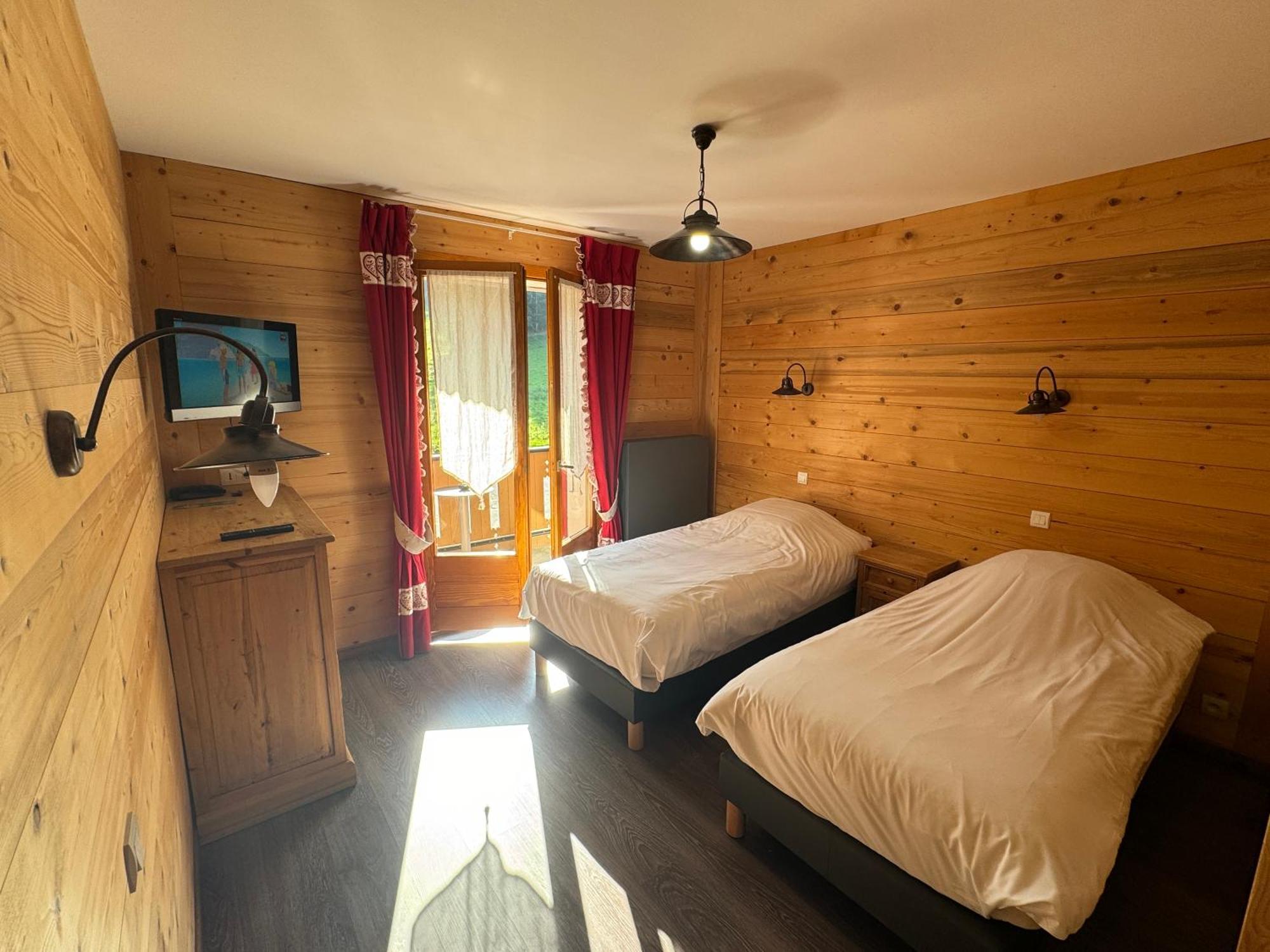 Le Schuss Hotel Châtel Eksteriør billede